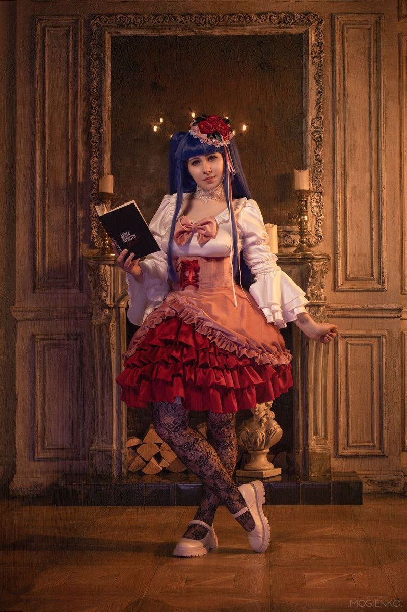 limbobimbo7's tweet photo. As always, I missed the hypetrane of Umineko day and most likely it won't take off, but a few of my cosplays on #Umineko

In general, I try to abstract myself from cosplay and develop as an artist, but why not https://t.co/RP3wkxrUks