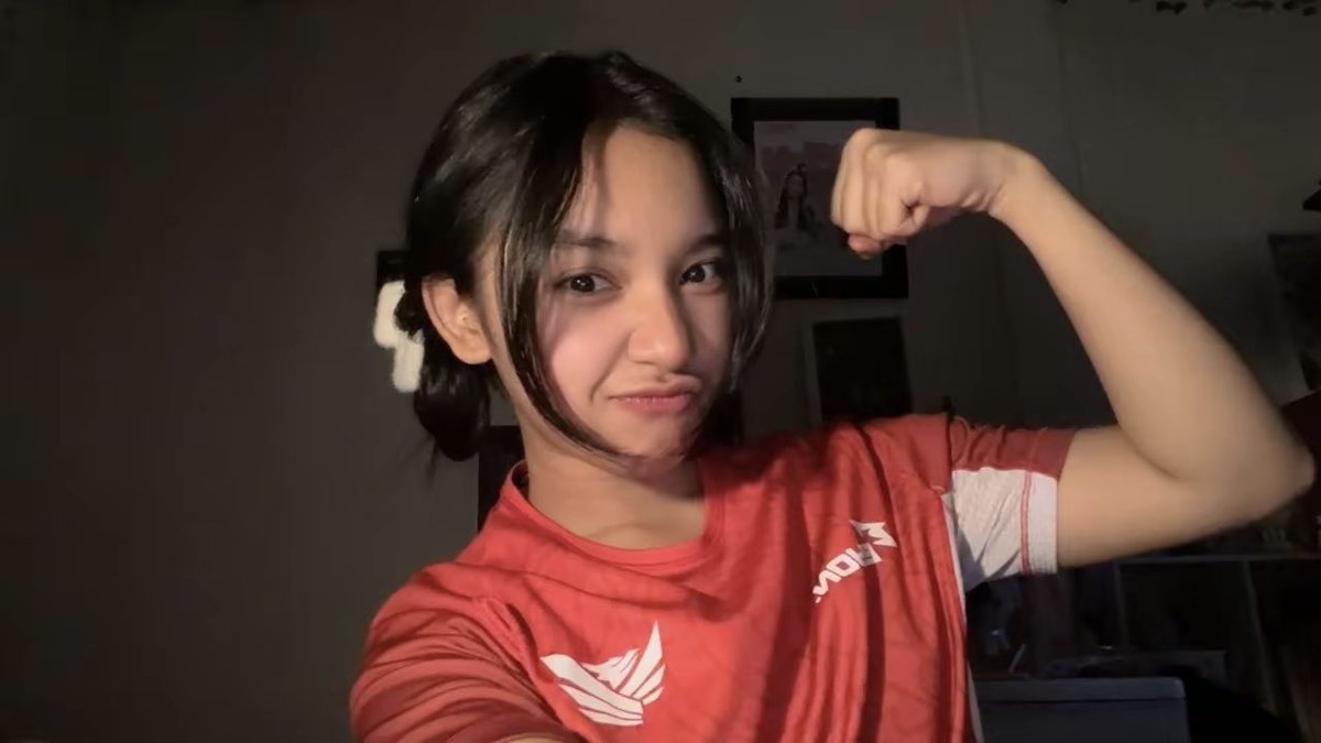 N_IntanJKT48's tweet photo. PAP KEMENANGAN🇮🇩 #senINTAN https://t.co/fHeM2U1EtR
