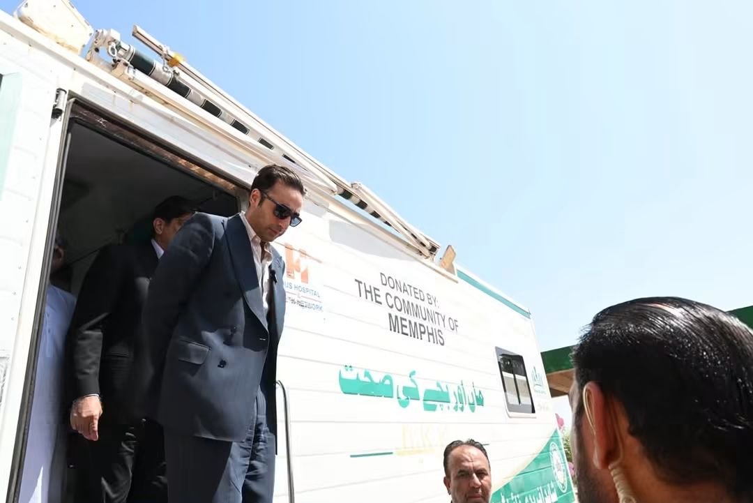 PPPAltaCanada's tweet photo. چیئرمین پاکستان پیپلز پارٹی بلاول بھٹو زرداری کا اسلام کوٹ میں تھر فاؤنڈیشن اسپتال کا دورہ
@BBhuttoZardari

#TharBadalRahaHaiPakistan https://t.co/xq8QpTB3Hl