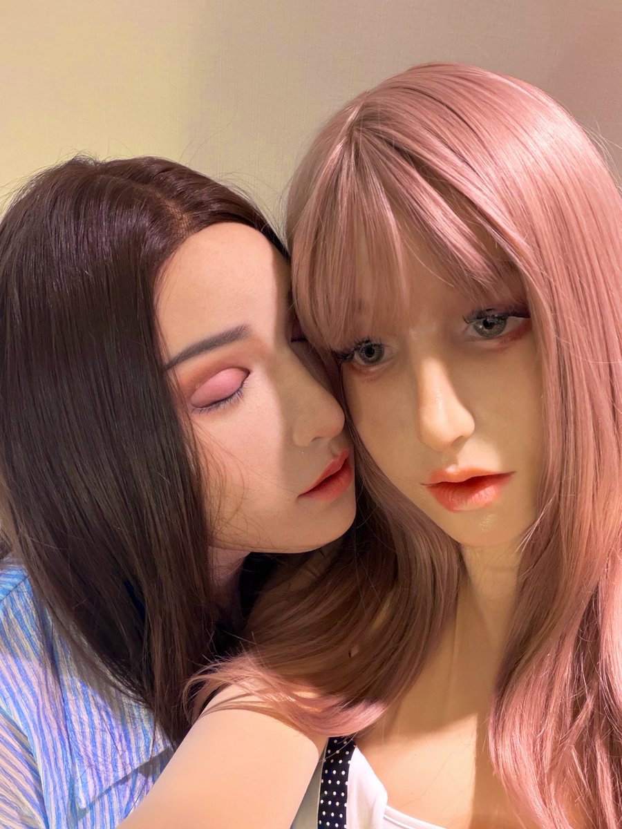 TFDoll's tweet photo. 終於又可以變裝了 開心😃
距離上次變裝已經過了5個月了

這次一樣是快樂美麗的小夥伴😉

📸 : @Abdulla31447431 

#iphone17  #DMS
#女裝娘 #紫薇 #M32普妝 
#femalemask #偽娘 #迪美斯 
#Dreammask #DreammaskStudio https://t.co/8YcSkOPPEL
