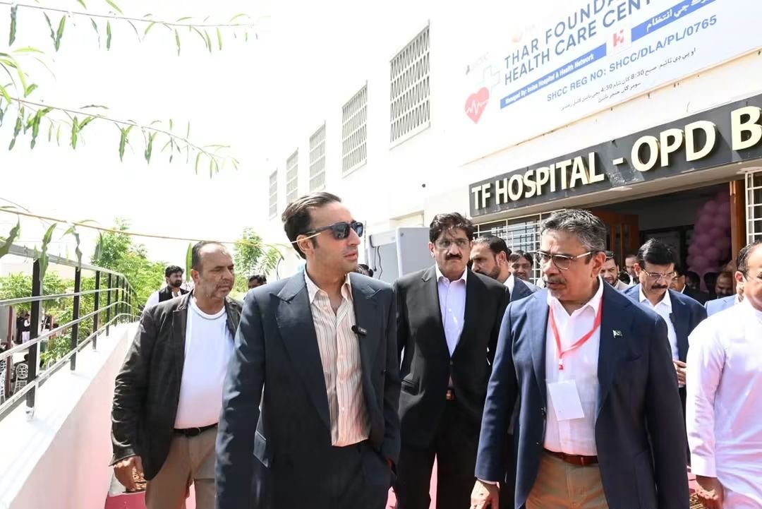PPPAltaCanada's tweet photo. چیئرمین پاکستان پیپلز پارٹی بلاول بھٹو زرداری کا اسلام کوٹ میں تھر فاؤنڈیشن اسپتال کا دورہ
@BBhuttoZardari

#TharBadalRahaHaiPakistan https://t.co/xq8QpTB3Hl