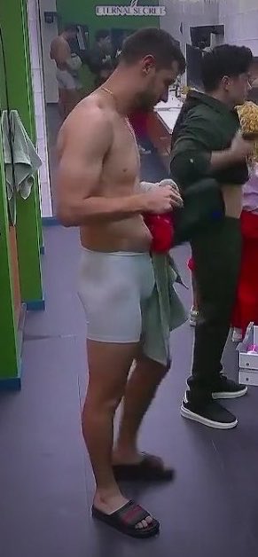 PornoMexnu's tweet photo. Adrián Marcelo es un vato pendejo, morboso, pervertido, exhibicionista, enseña su verga sin pena, se la pasa en chanclas todo el tiempo con sus patas apestosas, culo apestoso, esos boxers deben oler a pura mierda 😵‍💫🔥
#morboso #hot #fetiche #adrianmarcelo #morbo #porno #patas https://t.co/RkzE0BgoNW