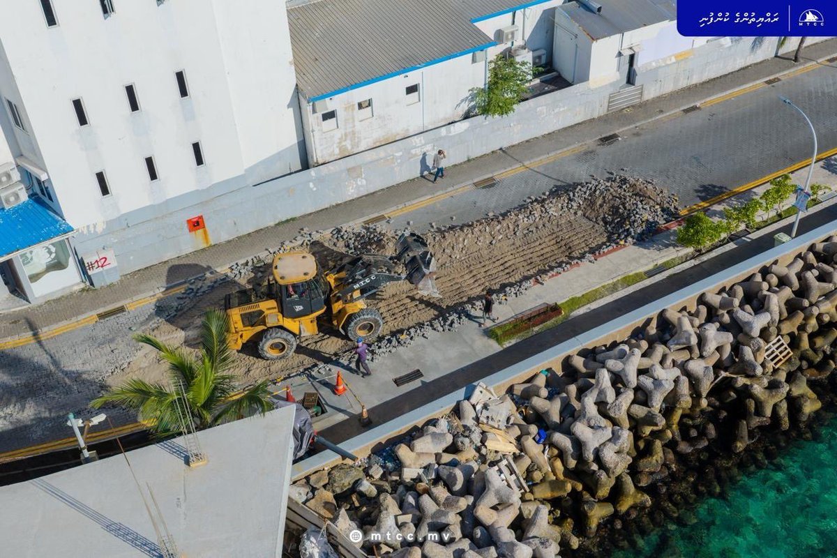 MTCCPlc's tweet photo. Phase 3 of the Boduthakurufaanu Magu Road Project is now underway. 

Works have begun with the removal of existing paving blocks, with sidewalk construction to follow this week

The development of improved road infrastructure will provide smoother and more convenient travel for residents of Malé City, while contributing to a better-connected and more accessible city. 

#TeamMTCC #GaumuBinaaKurumugaiMTCC #RayyithungeKunfuni