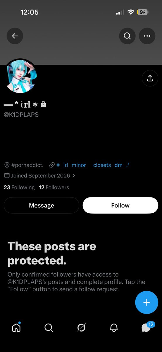 undeadwobble's tweet photo. I hate making posts like this but whatever. 

Both of these people knowingly follow irl minors and I even warned one of them about it . Proof will be in comments and I got 0 response. https://t.co/dVHL78t8xc