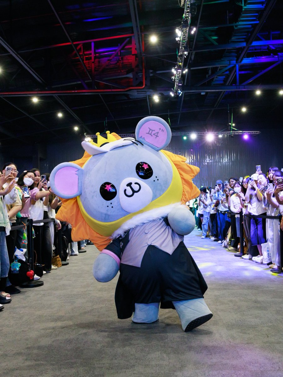 _lookkhunnoo's tweet photo. ขอบคุนที่มาหาหนูกะท่านพ่อเจมท่านพ่อโฟ้ดโฟ้ดวันนี้ ร้ากน๊าจี๊ดๆ 🦁🐭🌻🪥
#GMMTVFANIVAL2026HappyFamilyxGF
#GMMTVFANIVAL2026HappyFamily
#LOOKKHUNNOO https://t.co/mjD0leLn2k