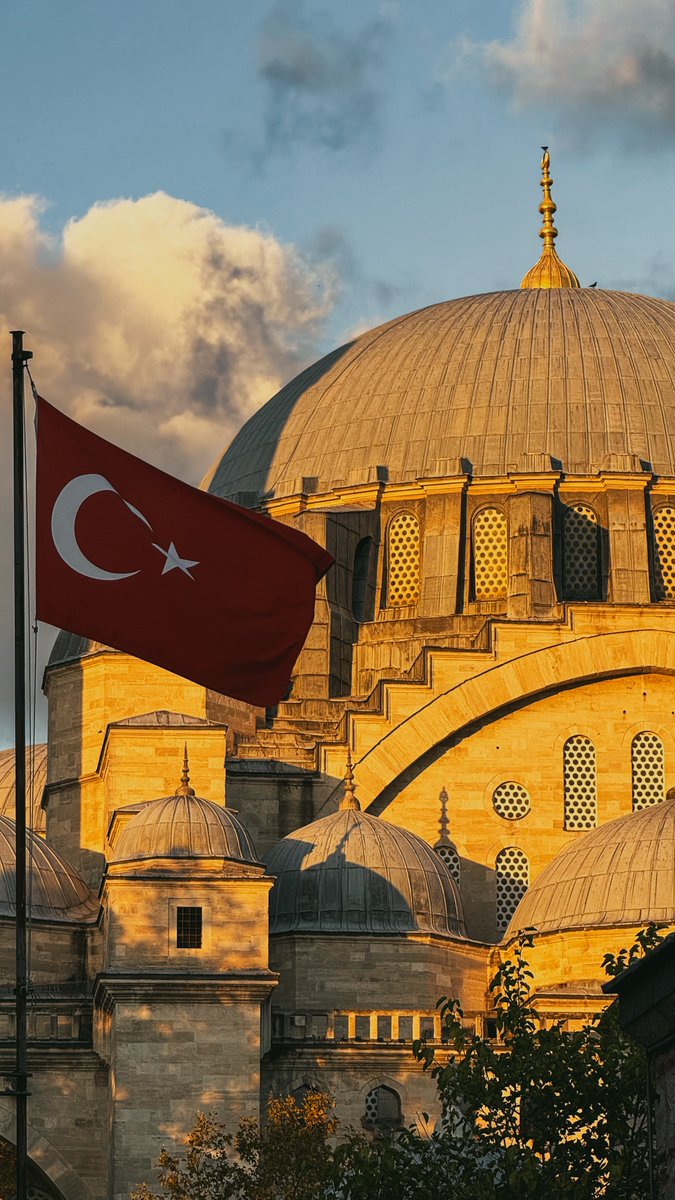 ismailcagilci's tweet photo. Süleymaniye Camii... Bu şehrin yegâne alemi. https://t.co/Y4UFOmVQS8