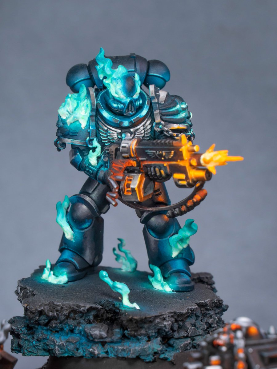 theminiaturista's tweet photo. The Legion, the fire cult, the flaming wraith... They got many names. Here my small kitbash collection till the new models arrive! You have the painting guide for all of them here in the link

https://t.co/soH7IVibw9

#warhammer40k #warhammer #gamesworkshop https://t.co/NqhXEC1MqQ