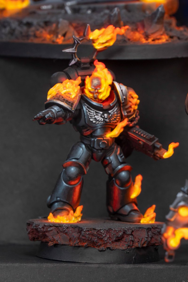 theminiaturista's tweet photo. The Legion, the fire cult, the flaming wraith... They got many names. Here my small kitbash collection till the new models arrive! You have the painting guide for all of them here in the link

https://t.co/soH7IVibw9

#warhammer40k #warhammer #gamesworkshop https://t.co/NqhXEC1MqQ