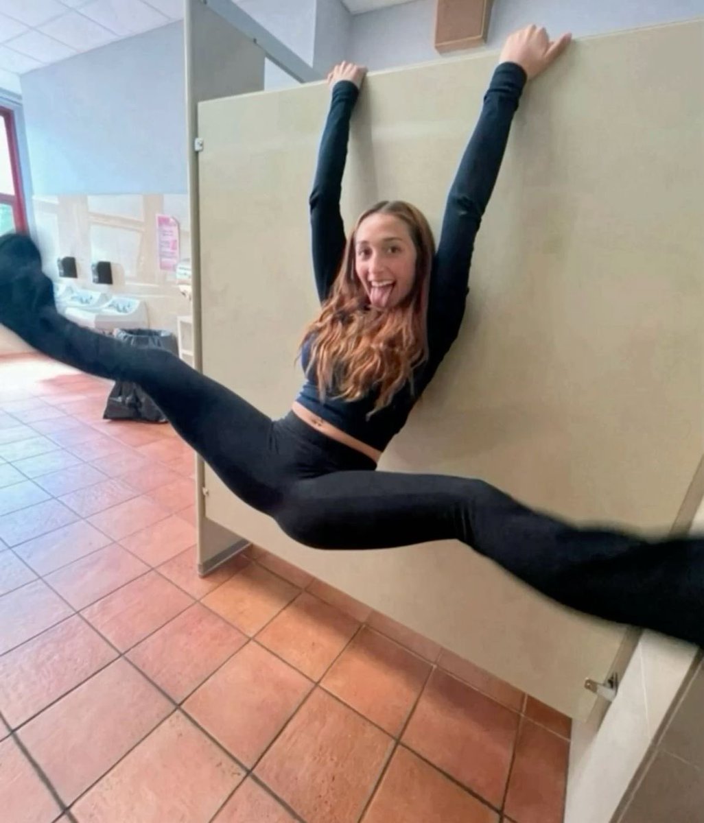 etpmocel59's tweet photo. At school btw https://t.co/4Zk1j0APvS
