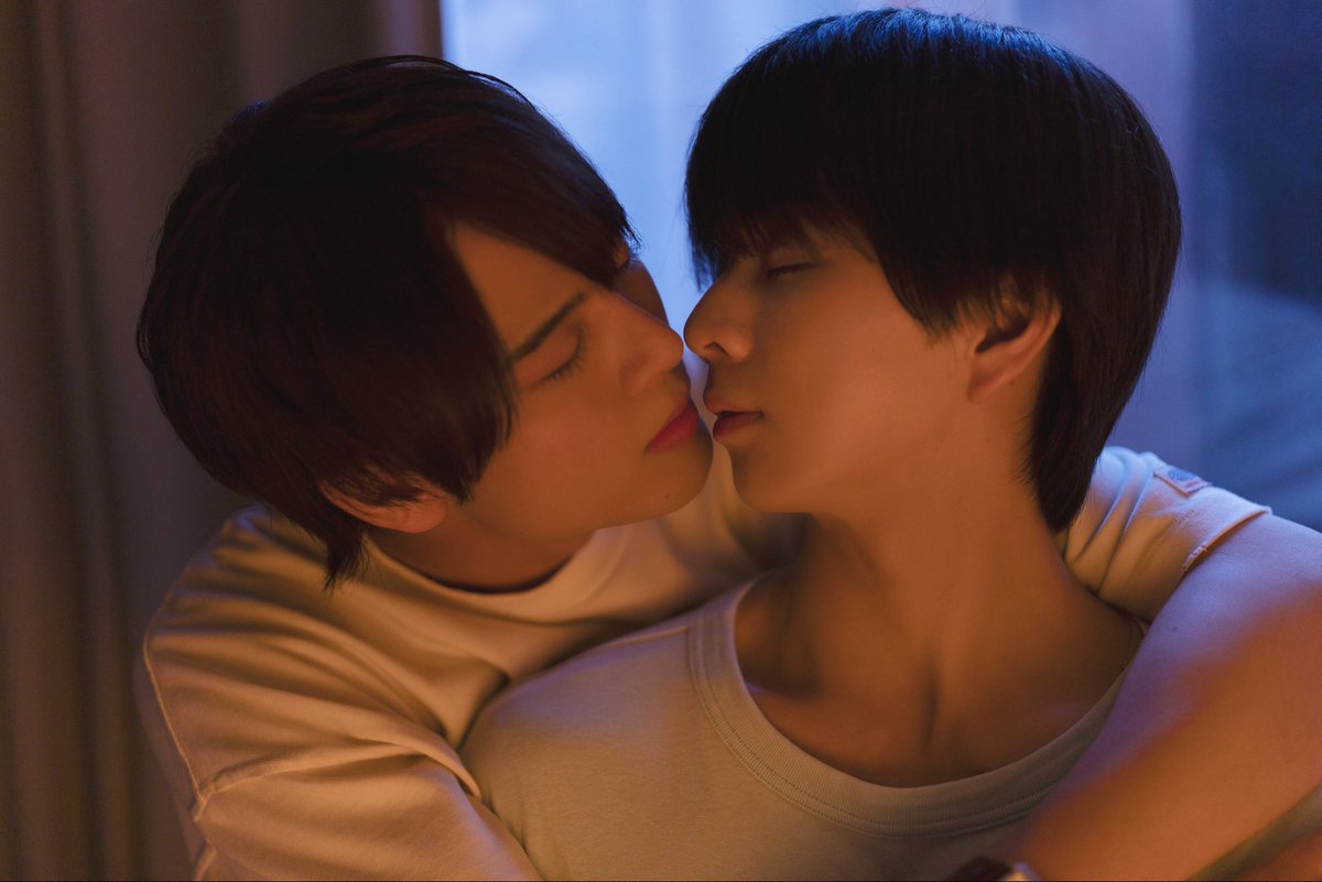 free_da_ute's tweet photo. これを見て1人真ん中で何やっとんねん笑まあ🍼💙はBLって感じじゃないもんな笑って思ったそこのあなた🫵大間違い　「タクミくんシリーズ」を見るのです　かなり演技がうまくて普段の筋肉キャラバラエティキャラが全くチラつかず終始儚げ美少年 https://t.co/NWW26oWITP