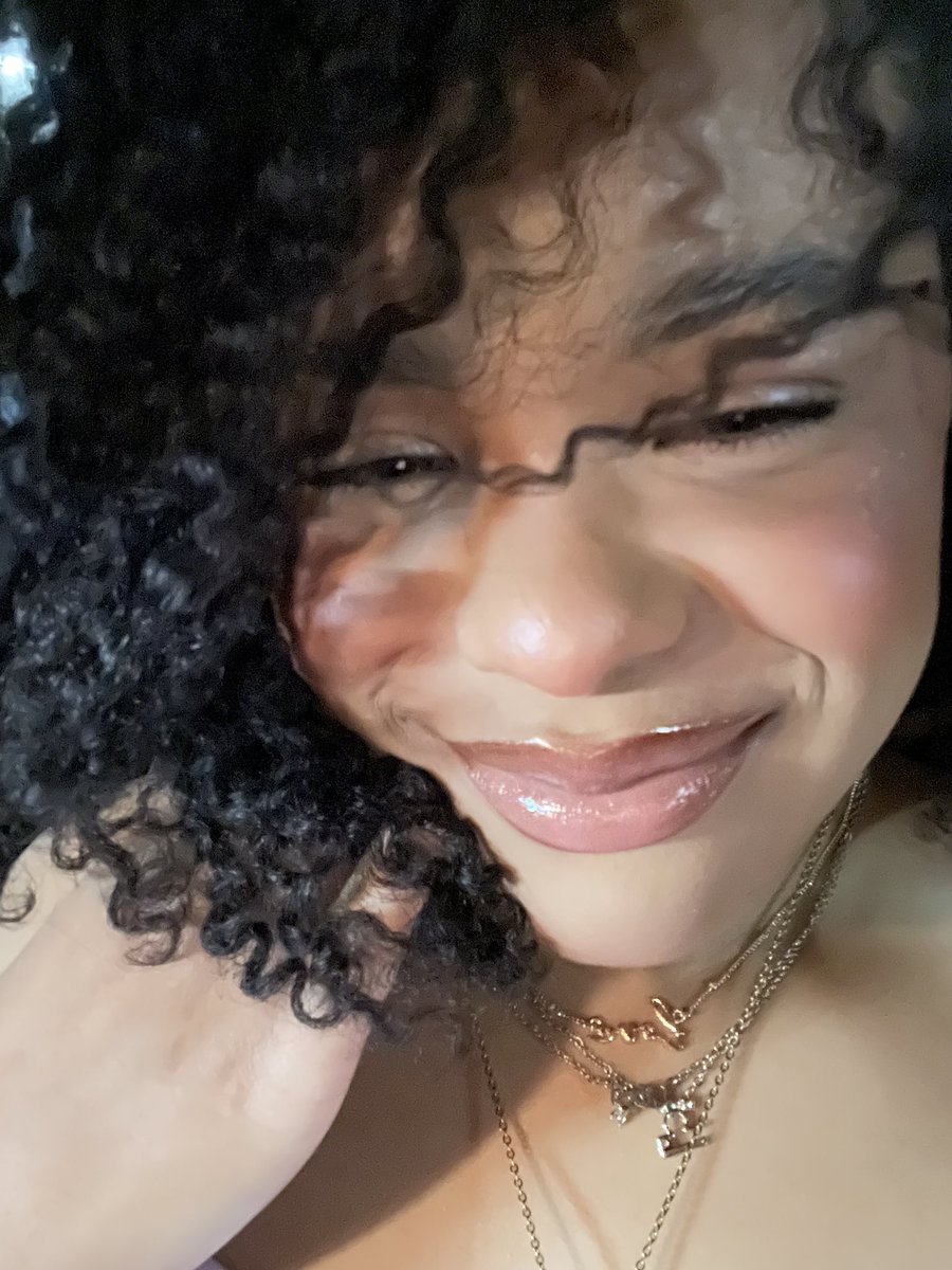 squishgurlllll's tweet photo. forgot to tell you guys my birthday was yesterday !! 💗 https://t.co/XEZx5ogCOW