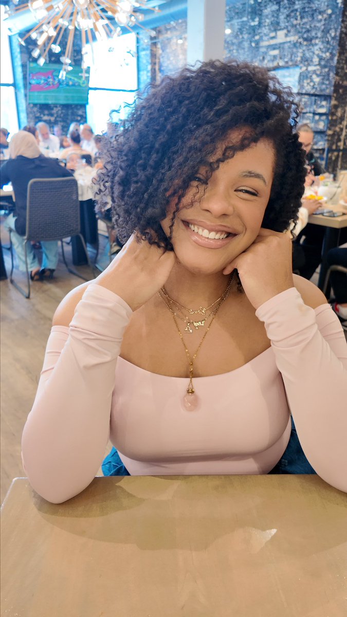 squishgurlllll's tweet photo. forgot to tell you guys my birthday was yesterday !! 💗 https://t.co/XEZx5ogCOW