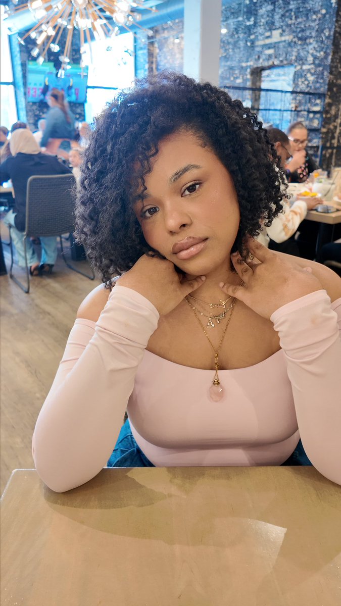 squishgurlllll's tweet photo. forgot to tell you guys my birthday was yesterday !! 💗 https://t.co/XEZx5ogCOW