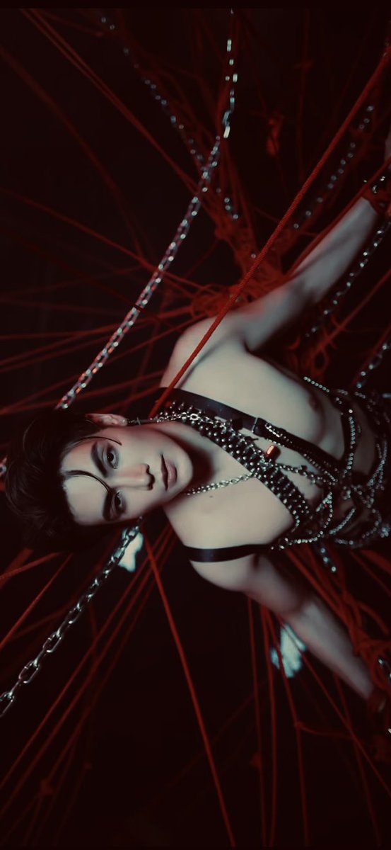 pp7lc's tweet photo. 𝘋𝘢𝘮𝘯, 𝘩𝘦’𝘴 𝘪𝘯𝘤𝘳𝘦𝘥𝘪𝘣𝘭𝘺 𝘩𝘰𝘵 🫦❤️‍🔥 https://t.co/1Tjamxfvog