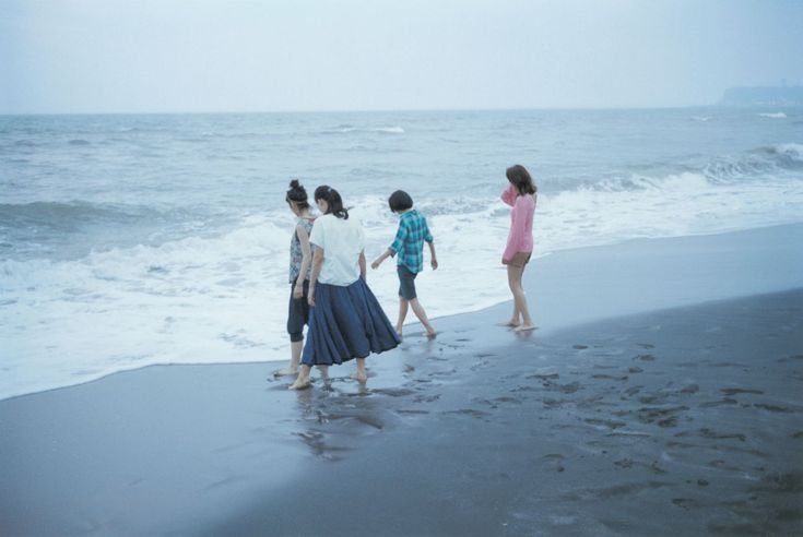 lunaralewife's tweet photo. Our Little Sister (2015)

Hirokazu Kore-eda https://t.co/WzcS10YfiK
