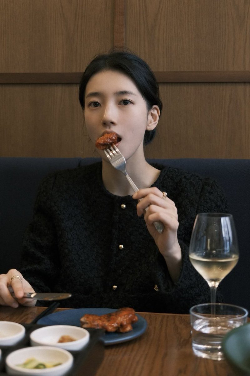 seori_ri_ri's tweet photo. 수지넴 이런 분위기 완전 사랑함 https://t.co/KOIFqod2kd