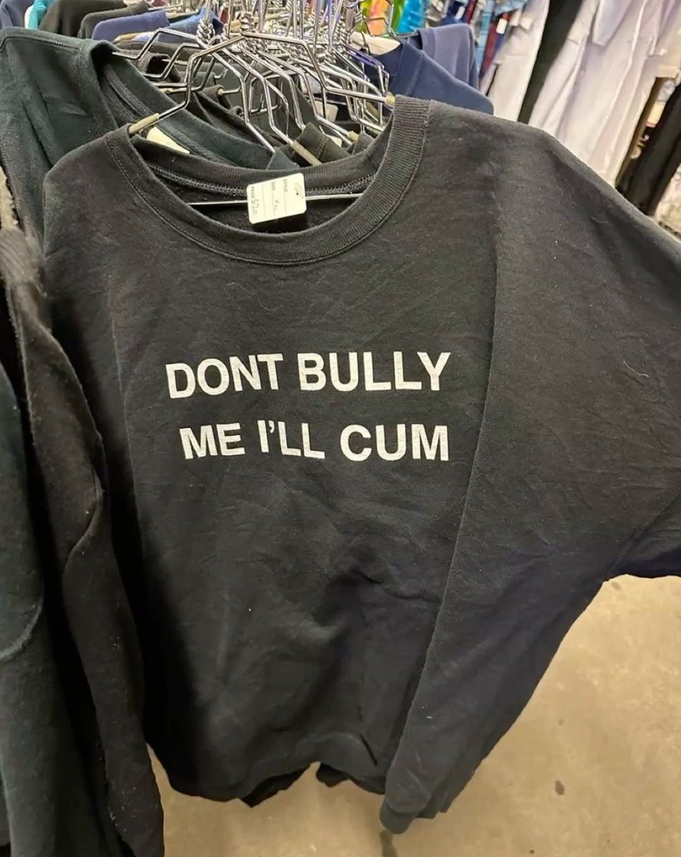 lyumeros's tweet photo. encontrei a camiseta perfeita pro hj de C&amp;M https://t.co/9ppa7TsAln