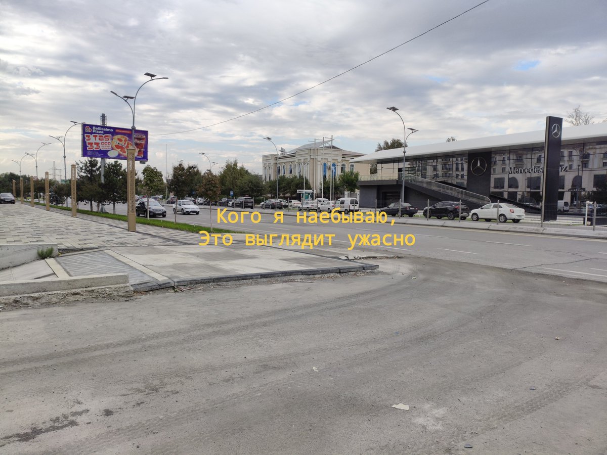13khv's tweet photo. Ну хотя бы салон Mercedes рядом https://t.co/qzmO9uGHTe