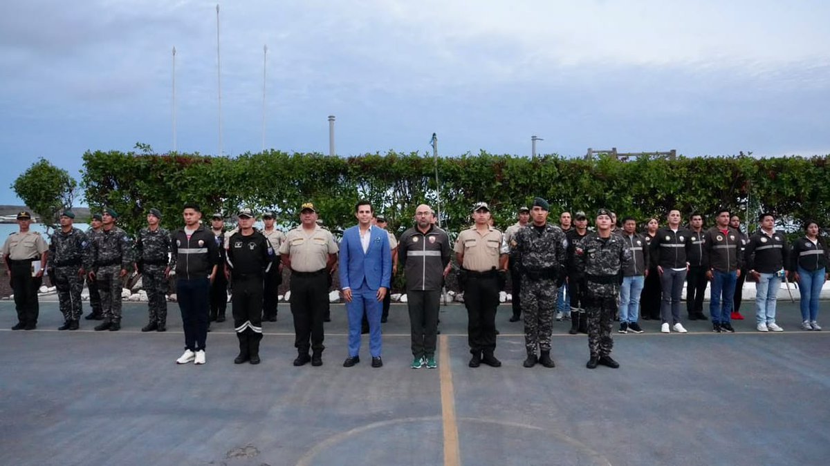 CGGalapagos's tweet photo. 🧵Su gestión estará enfocada en la prevención y el trabajo cercano con la comunidad, en línea con las acciones de seguridad ciudadana que impulsa el Gobierno de #ElNuevoEcuador. https://t.co/yiaUndUiM9
