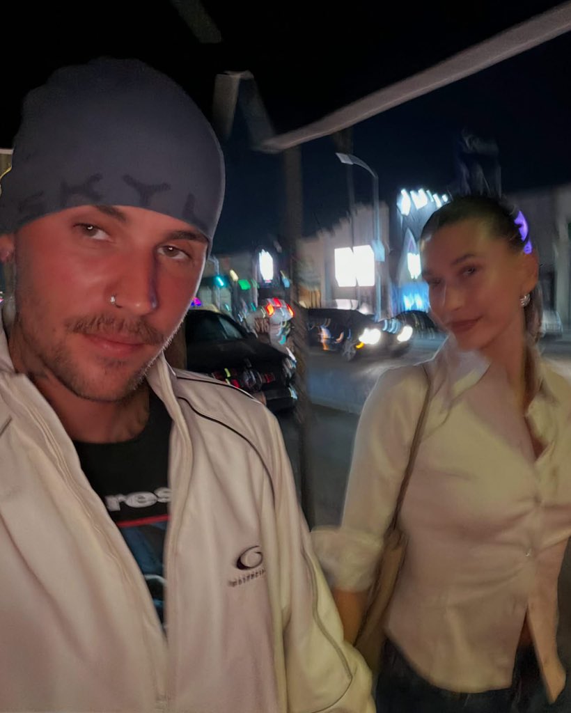 CombatEmpireHQ's tweet photo. JUSTIN BIEBER JUST GAVE FANS A RARE GLIMPSE INTO FAMILY LIFE. 🥹❤️

🗣️ “Dad mode looks good on Justin.”

Justin Bieber has shared a new batch of photos featuring his wife Hailey Bieber and their 2-year-old son Jack Blues Bieber and fans are getting another rare look at the family’s life away from the spotlight.

The October 3 photo dump captures Justin and Jack enjoying an outdoor adventure, while Hailey is also seen spending time with their little boy around the animals.

And one thing is becoming impossible to miss…

JACK IS GROWING UP FAST. 🥹

Justin and Hailey have generally kept Jack’s face private, but they’ve been giving fans small glimpses into their life as parents.

From father-son moments…

To family adventures…

To Hailey and Justin enjoying time together…

THE BIEBERS SEEM TO BE EMBRACING THIS CHAPTER OF THEIR LIVES. ❤️

🗣️ “He’s not a baby anymore!”

And honestly…

Seeing Justin share these quieter family moments feels very different from the superstar image we’ve known for years.

The stage.

The fame.

The cameras.

All of that takes a back seat when he’s simply Dad.

JUSTIN, HAILEY & JACK A LITTLE FAMILY GROWING UP OUT OF THE SPOTLIGHT. 🥹❤️

#JUSTINBIEBER #HAILEYBIEBER #JACKBLUESBIEBER #CELEBRITYNEWS #LOVE