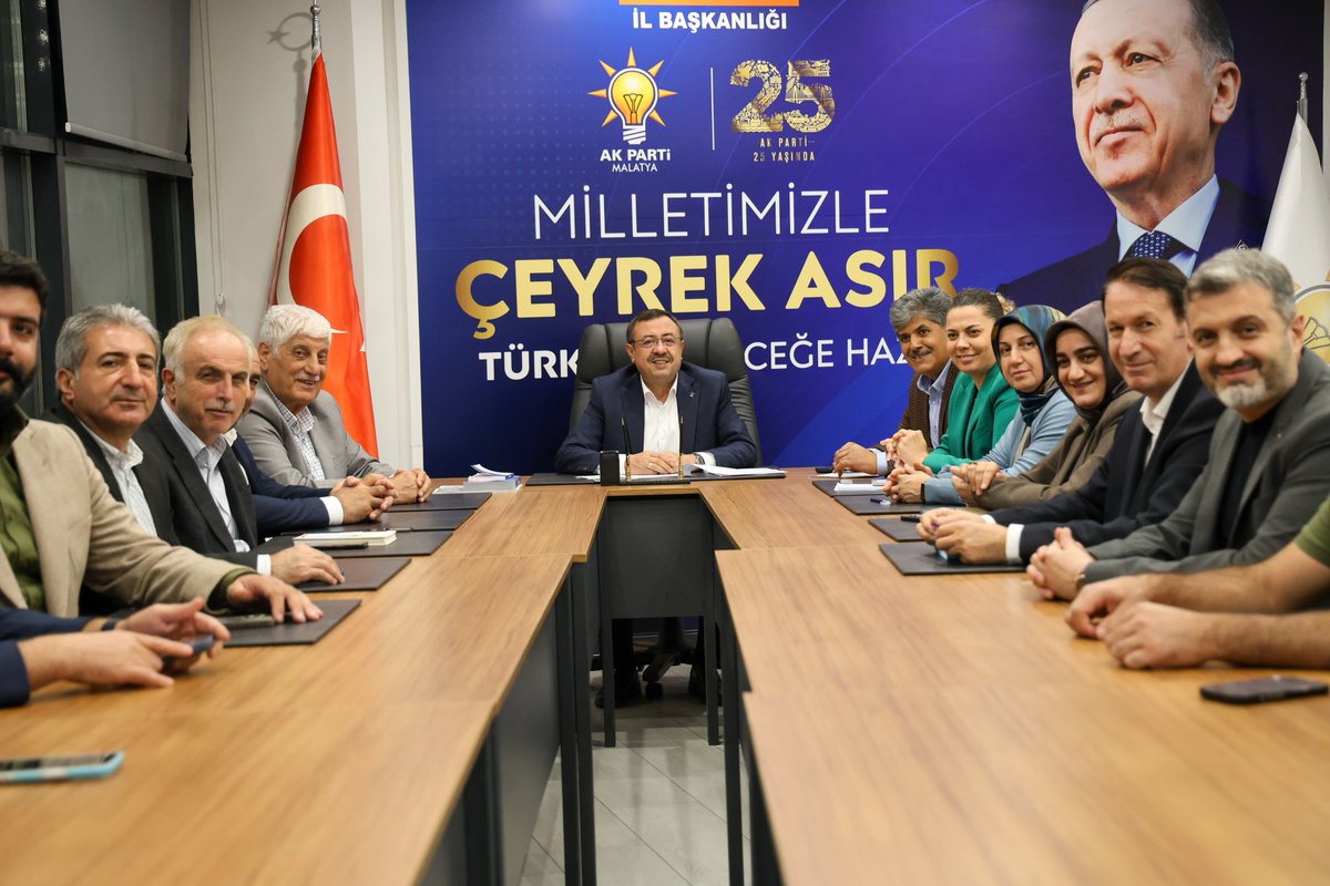 AliBakantr's tweet photo. Haftalık Olağan İl Yürütme Kurulu Toplantımızı icra ettik.

Toplantımızın hayırlara vesile olmasını diliyorum. https://t.co/AsIoL1xiW1