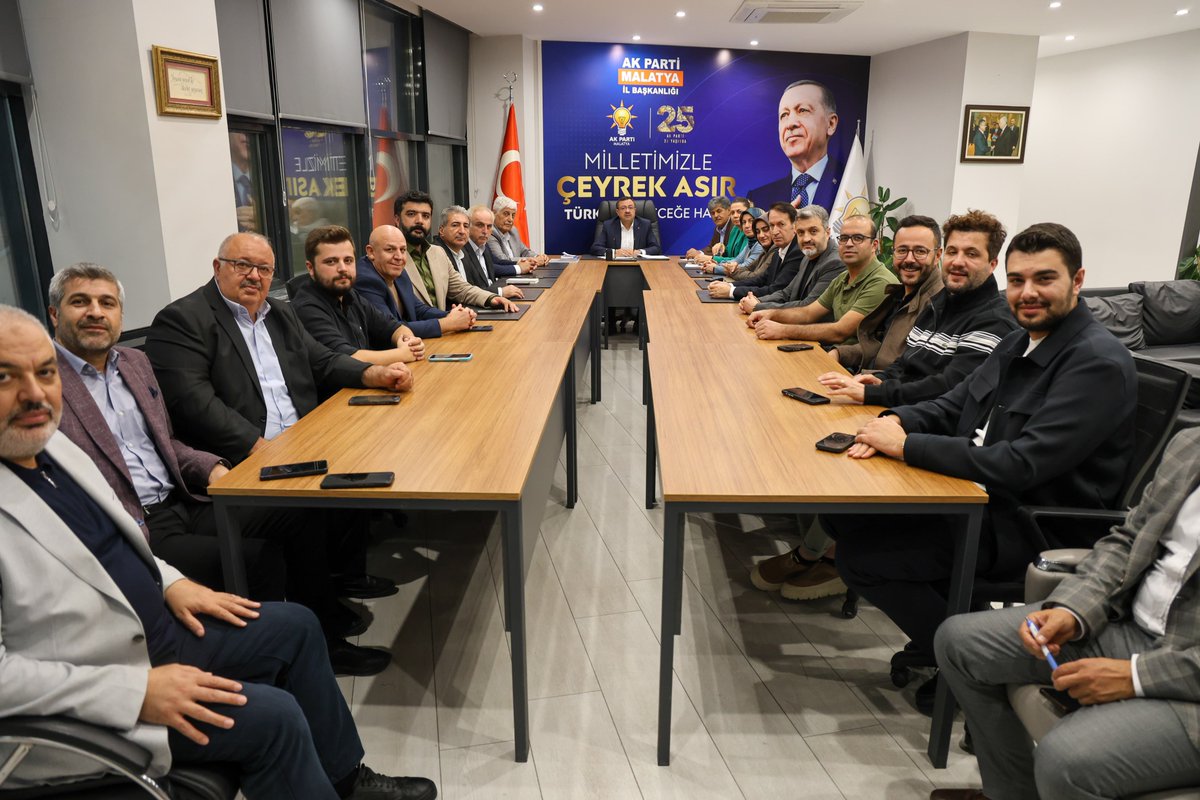 AliBakantr's tweet photo. Haftalık Olağan İl Yürütme Kurulu Toplantımızı icra ettik.

Toplantımızın hayırlara vesile olmasını diliyorum. https://t.co/AsIoL1xiW1