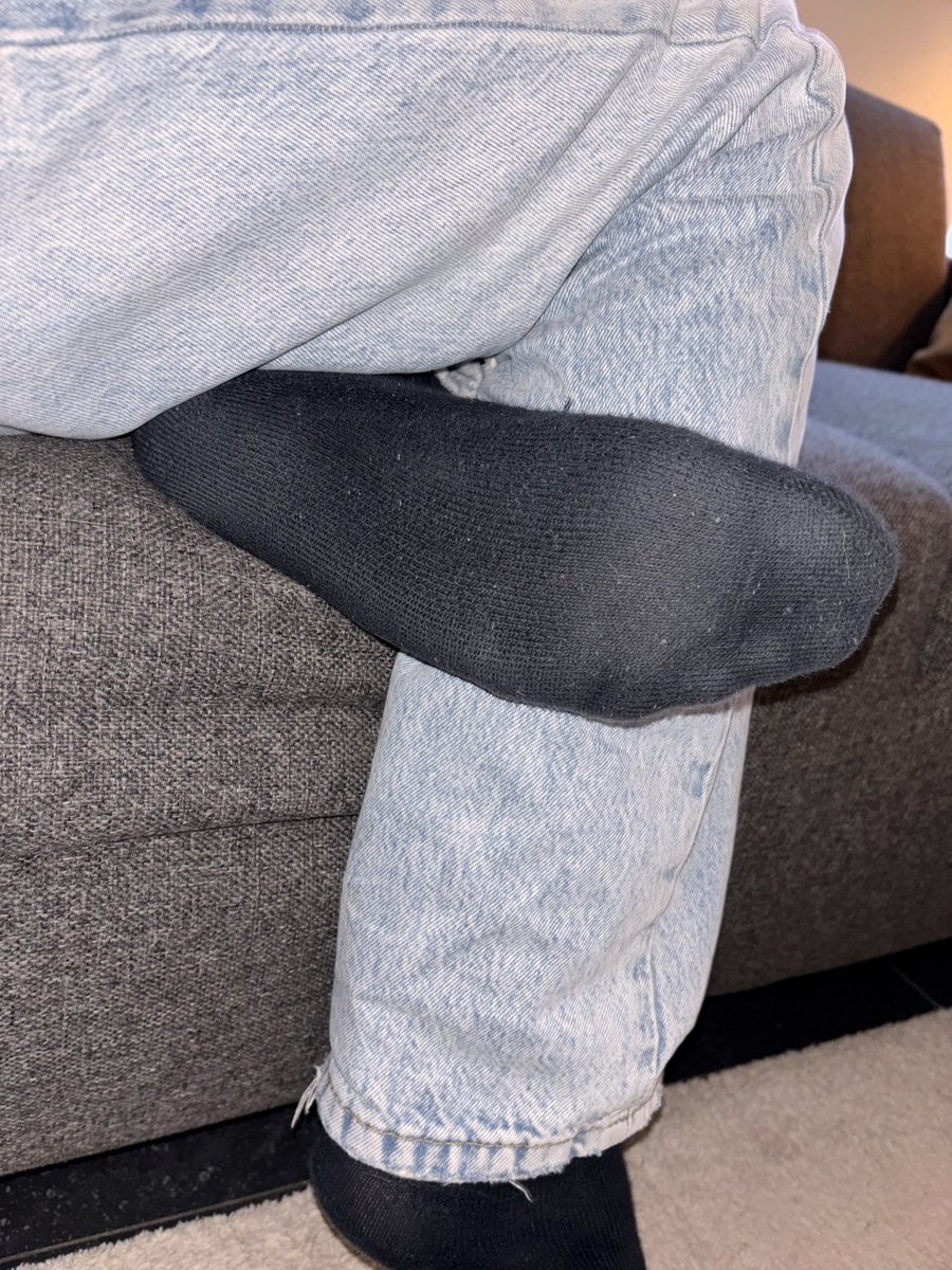kingdukenl's tweet photo. Het enige wat je verdient zijn vieze zweetsokken 🤣🫵🏼🧦💦

Findom voetenslaaf sokken sub sockmaster https://t.co/SvRcXrUdrA