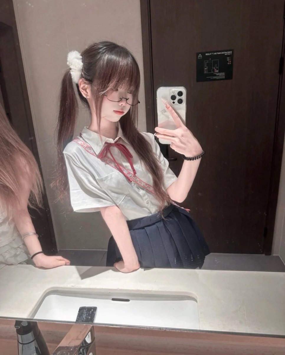allison08rt1's tweet photo. 睡不着来X发泄！

谁来帮帮我？？？

有人要来锐评一下我14的福嘛？🥺                                                                                  

流言2我真发嗷😣 https://t.co/nWb5wggTgj