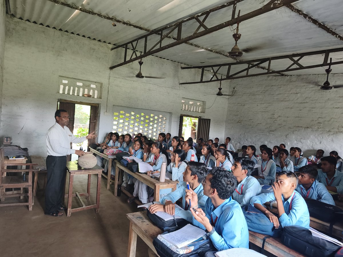 SVIC_Sahar's tweet photo. विद्यालय में गठित Vivekanand Eco Club के अन्तर्गत काम करने वाली टीम GenCAN द्वारा पौधा रोपित किया गया। धन्यवाद टीम। #svicsahar https://t.co/QKgVPBDRVf