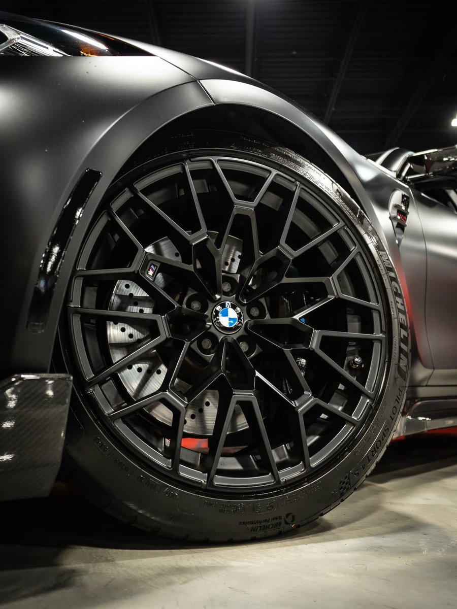 ApexDistrictX's tweet photo. BMW M3 CS https://t.co/0Z5pwDrhmS