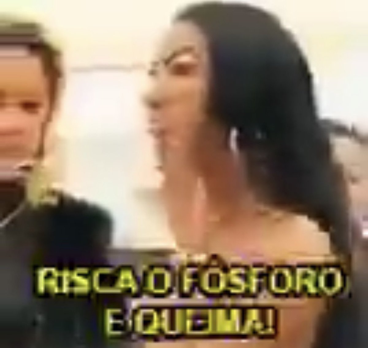 rafsinx's tweet photo. @poptime ela não tá errada… errado tá quem dá fama pra essa fubanga https://t.co/0ujjRD69TE