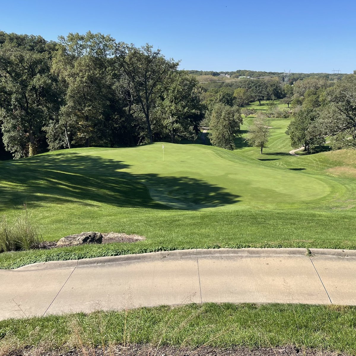 QCRiverBandits's tweet photo. It’s a PERFECT day for our 2026 golf outing! ⛳️

#RoadToRoyalty🦝 https://t.co/OD2A5Z2bAv