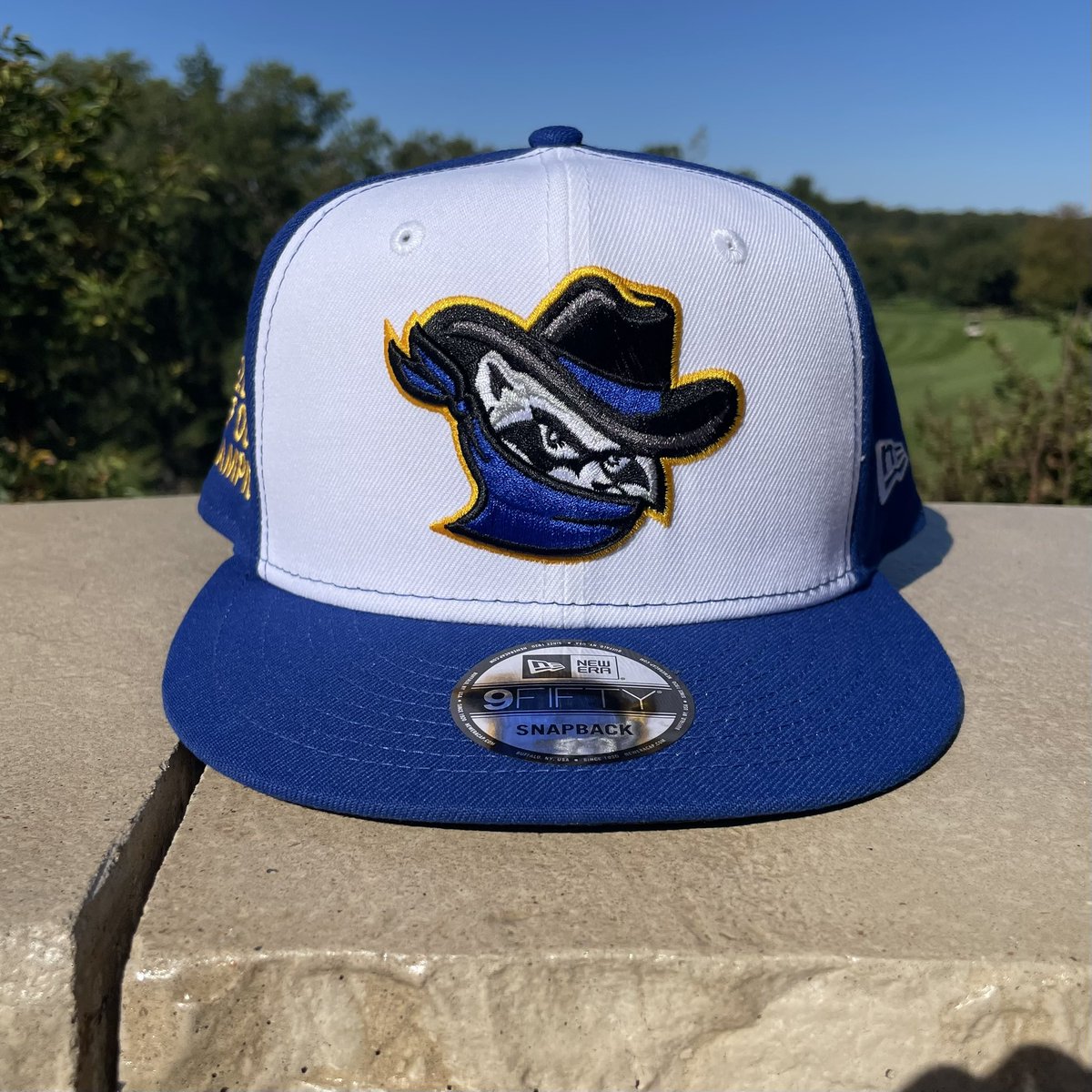QCRiverBandits's tweet photo. It’s a PERFECT day for our 2026 golf outing! ⛳️

#RoadToRoyalty🦝 https://t.co/OD2A5Z2bAv
