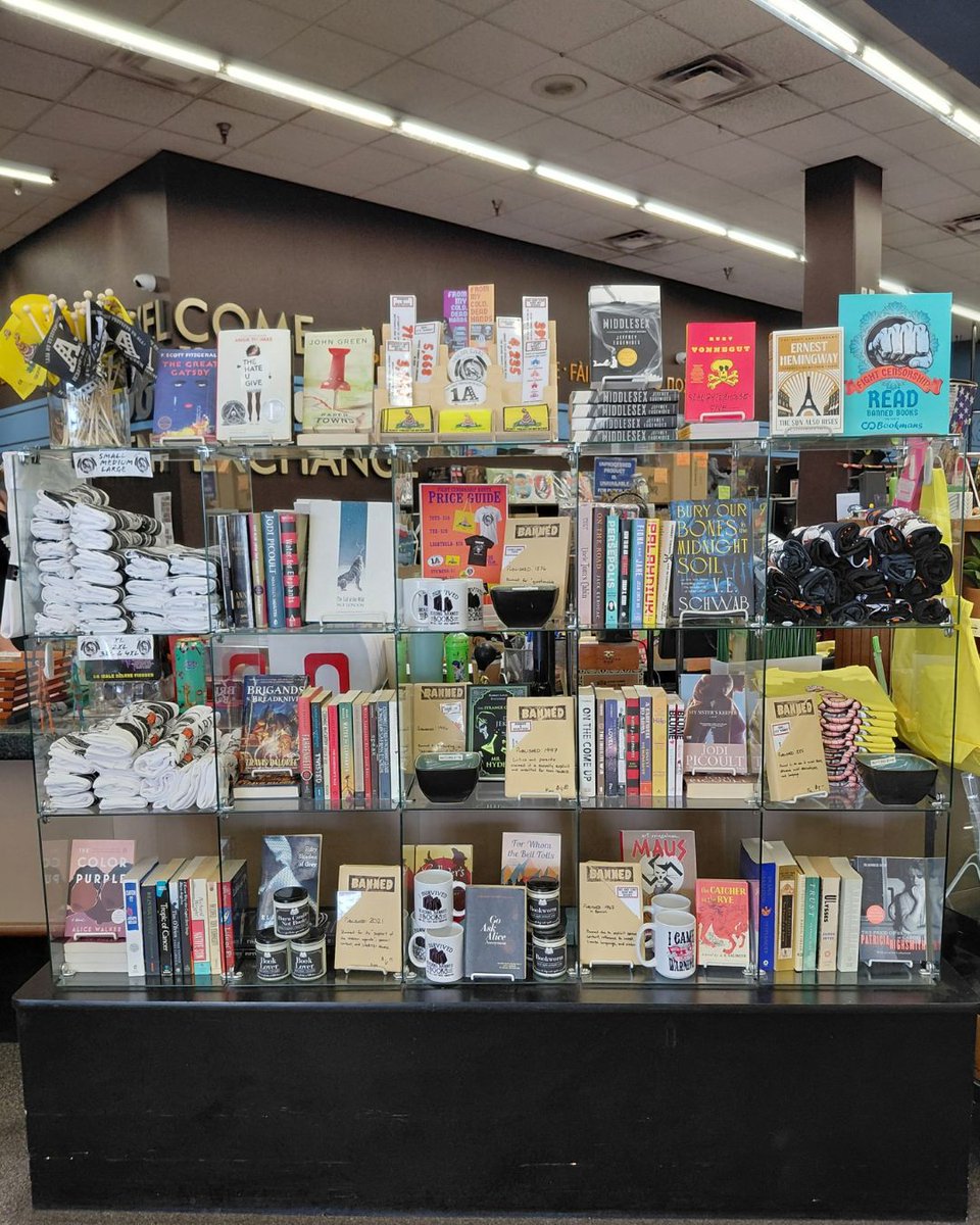 bookmans's tweet photo. Censorship doesn't stand a chance on our shelves. 📖🙌

We believe in your right to read whatever you want, whenever you want. Celebrate Banned Books Week by stopping into Bookmans and browsing our selection of banned books for your next read. 

#BookmansFinds #BannedBookWeek https://t.co/F1lCB0MQu2