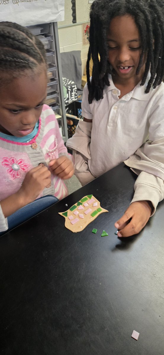 kalzimm's tweet photo. “Color in certain places…makes the outlines and structural planes seem more energetic.” —Antoni Gaudí 🎨

Our 👩🏾‍🎓 explored Hispanic Heritage through Gaudí-inspired trencadís mosaics, combining art + math + creativity to turn individual pieces into something beautiful! 🧩✨ #STEAM https://t.co/fyF5PjUKqp