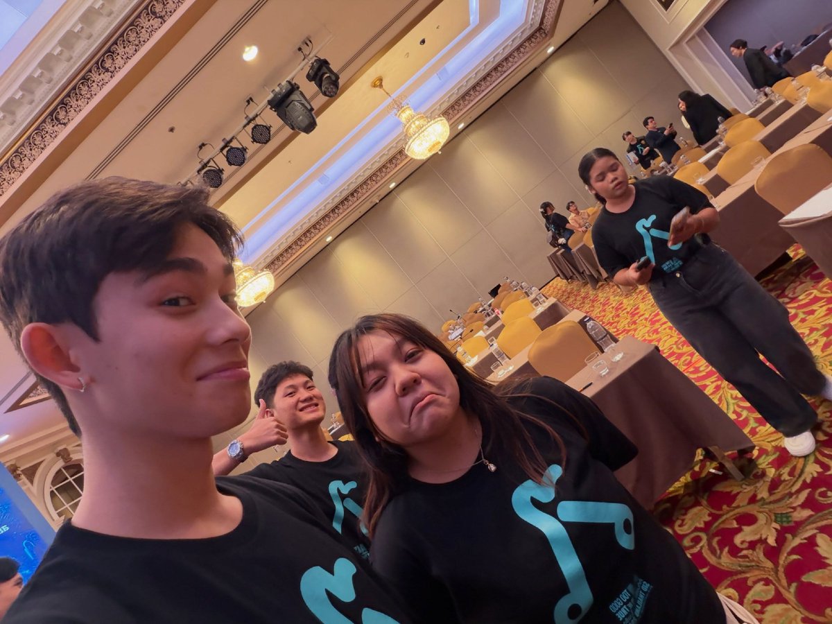 shoonml's tweet photo. @11NayChiu4k အကြည့်လေးကိုက ချိစရာလေး 

THE RETURN OF JUNSTINMMOIR

#justinmmoir https://t.co/UIjgvmiEXL