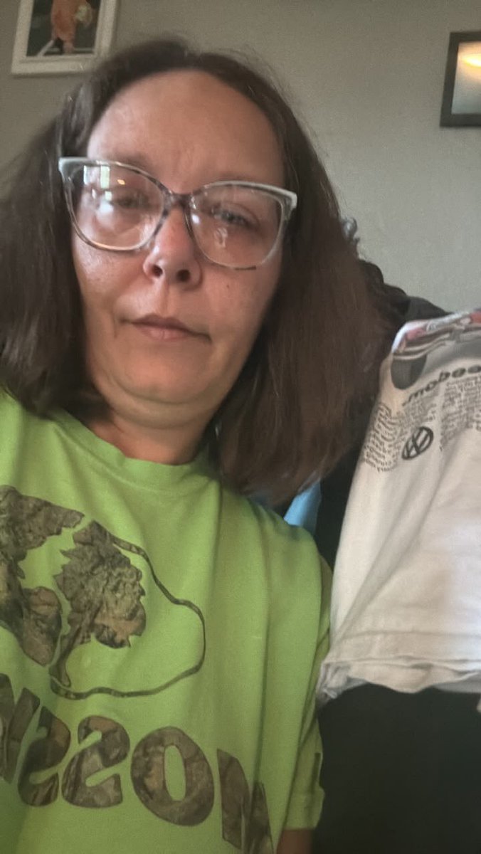 CheyenneRe20953's tweet photo. I’m 56 from Ohio 🇺🇸 https://t.co/vxuS2e9k1L