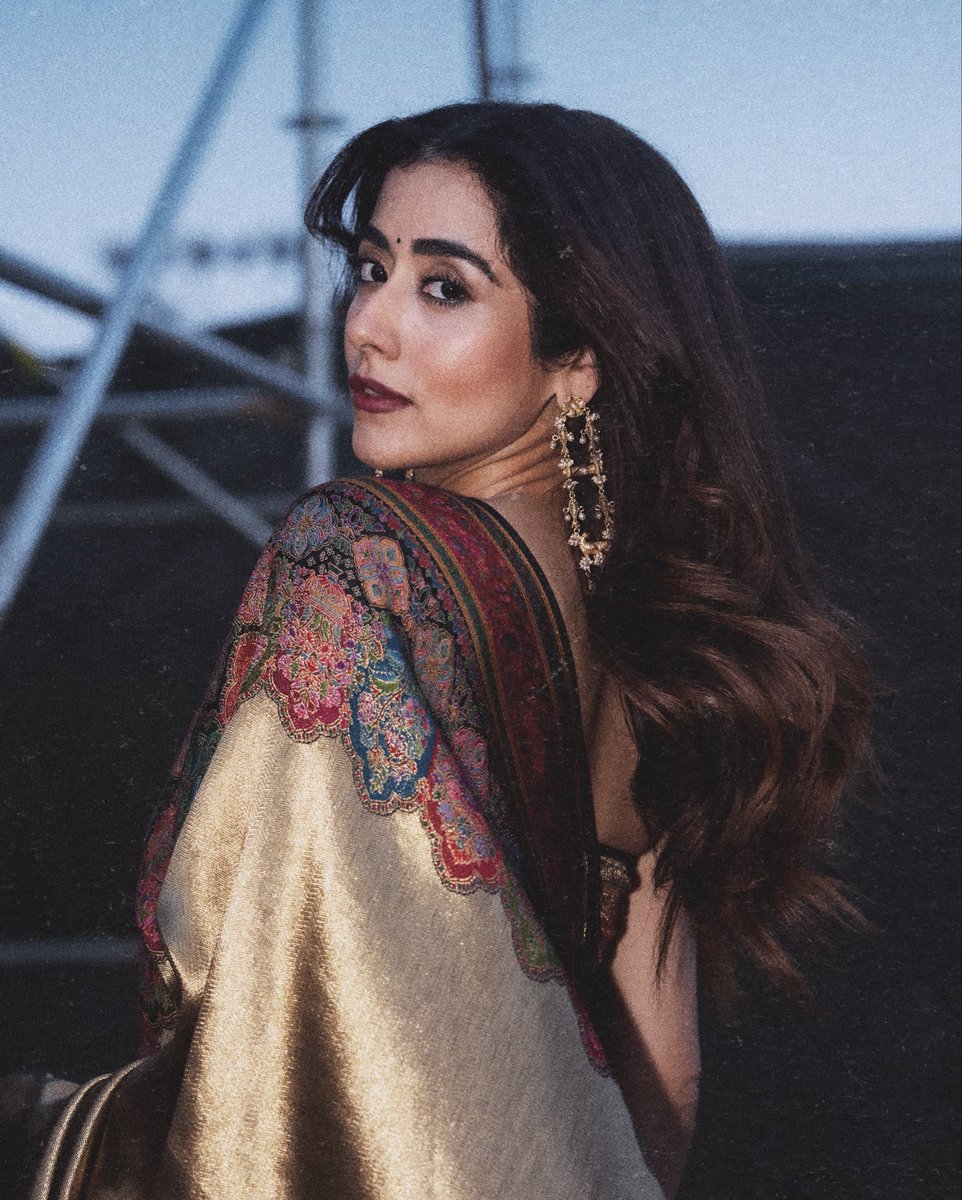 Ayden_NL's tweet photo. Absolute stunner #JonithaGandhi https://t.co/UMoSXz7tev