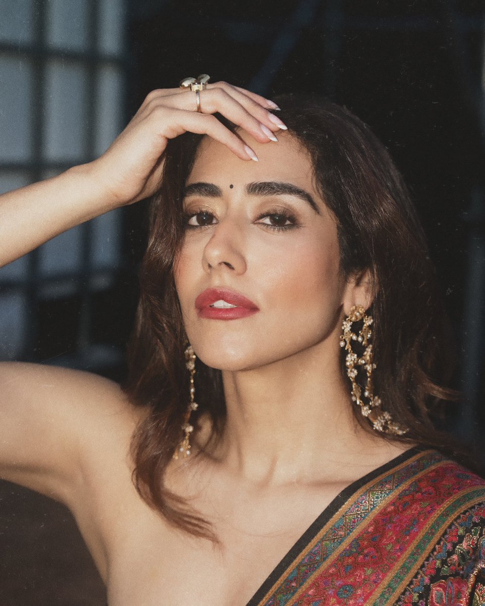 Ayden_NL's tweet photo. Absolute stunner #JonithaGandhi https://t.co/UMoSXz7tev