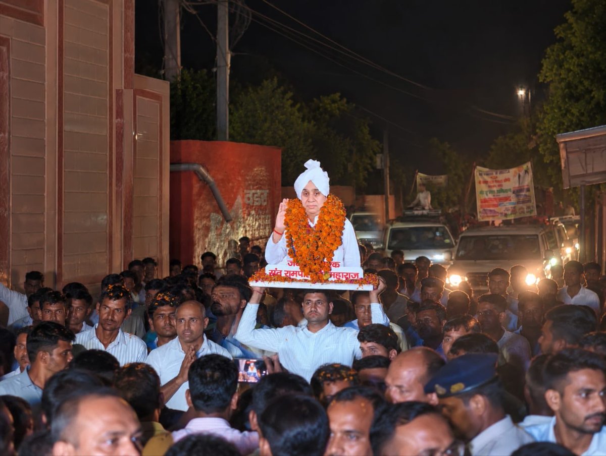 SaintRampalJiM's tweet photo. गाँव लम्बोर बड़ी, चूरू, राजस्थान में पहुंचा 1900 क्विंटल सूखा चारा https://t.co/Y4nVZ7j4GC