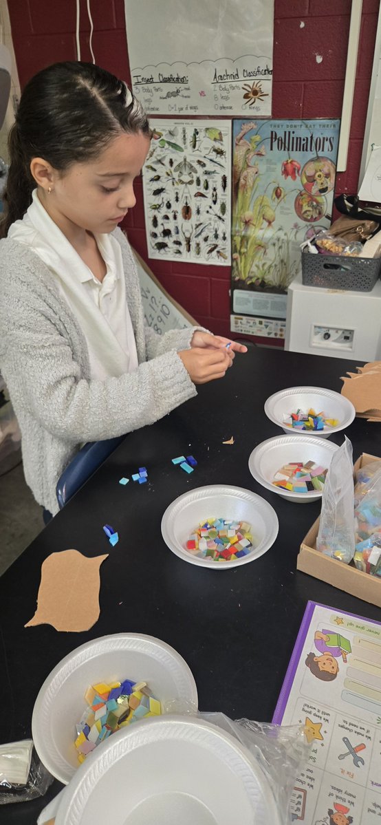 kalzimm's tweet photo. “Color in certain places…makes the outlines and structural planes seem more energetic.” —Antoni Gaudí 🎨

Our 👩🏾‍🎓 explored Hispanic Heritage through Gaudí-inspired trencadís mosaics, combining art + math + creativity to turn individual pieces into something beautiful! 🧩✨ #STEAM https://t.co/fyF5PjUKqp
