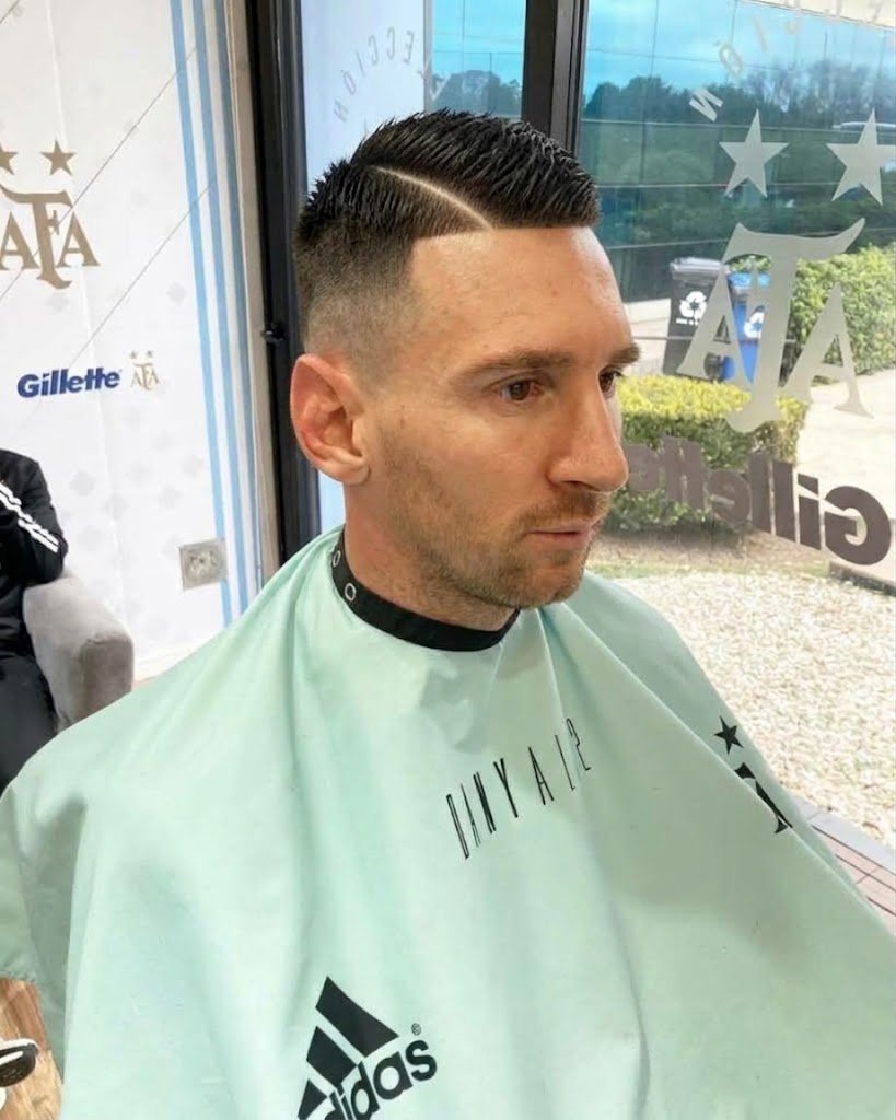 Stenardan's tweet photo. Como llego Messi / Como lo van a dejar mañana https://t.co/8Rqk12aULD