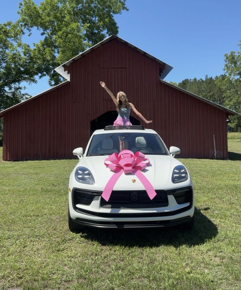 oo_johnson's tweet photo. 15th birthday momma got her baby a 2026 Porsche Maccan 💗 #dontplay #mommawill #showup &amp; #showout  this was not my idea to start with …her dad &amp; step mom had her build a new Mercedes and her step mom built a Yukon and they were suppose to get both special ordered well ..lies soo https://t.co/9qhowy918r