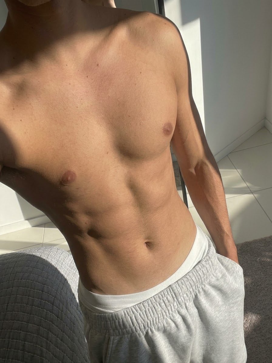 TheoCuriouus's tweet photo. Vous voulez voir ce qui a dessous ? 👀
#gay #bi 
😈 https://t.co/Y6C98yleNT https://t.co/FqZJRCh9hE