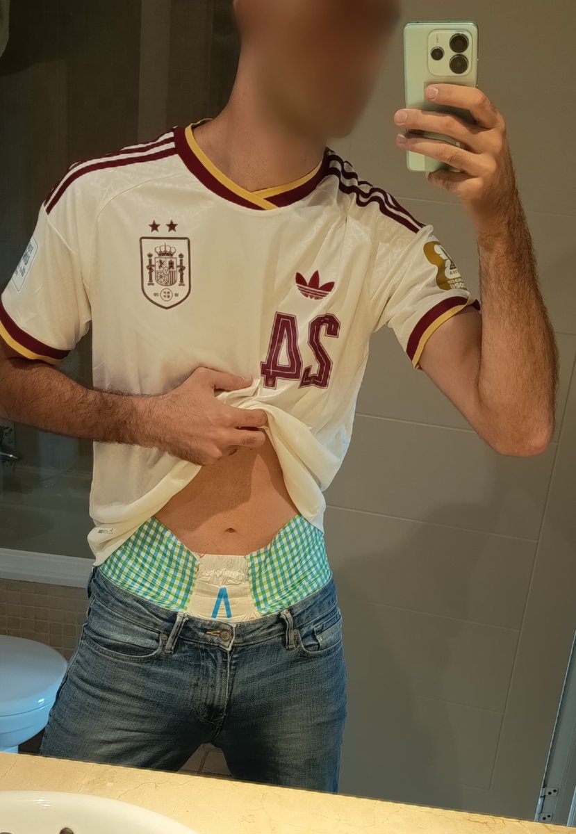Padded98's tweet photo. Might need a change later...
Who's up? 🫣🤪😇
#DiaperBoy #Diaperlover #ABDL #AbdlBoy #DiaperFetish https://t.co/gTEO6IKOqo