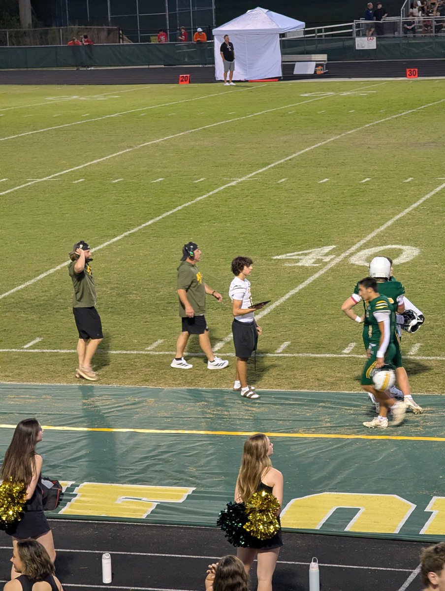 dylanp919's tweet photo. Huge thanks to @CoachFronk &amp; staff for keeping me involved while I heal my quad. Tough not playing under Friday night lights, but being trusted to work the iPad and support the guys means everything. Still locked in doing whatever it takes to win! 🏈 @ApexFB @apexhsathletics https://t.co/pP6lxwqCDr