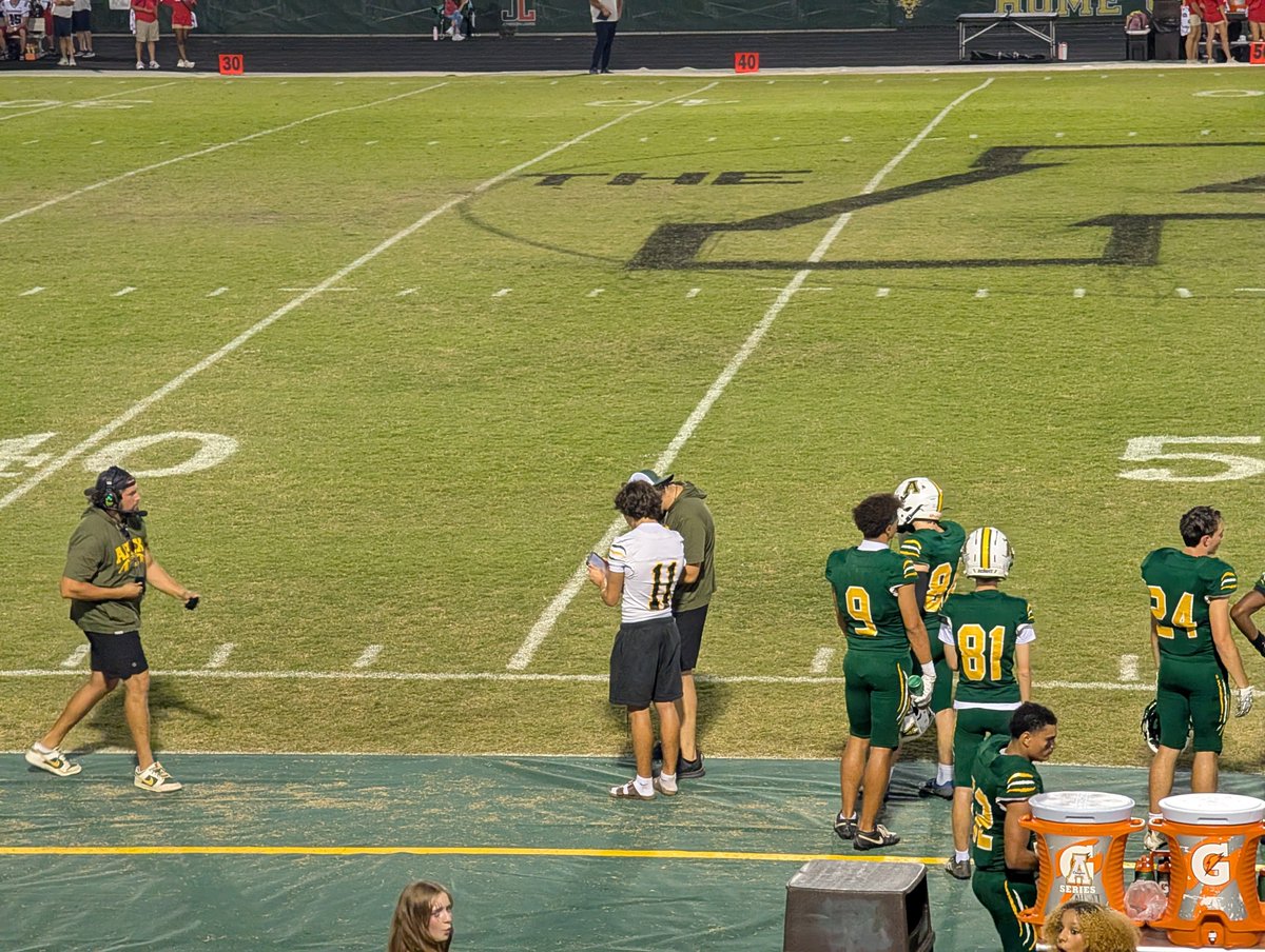 dylanp919's tweet photo. Huge thanks to @CoachFronk &amp; staff for keeping me involved while I heal my quad. Tough not playing under Friday night lights, but being trusted to work the iPad and support the guys means everything. Still locked in doing whatever it takes to win! 🏈 @ApexFB @apexhsathletics https://t.co/pP6lxwqCDr
