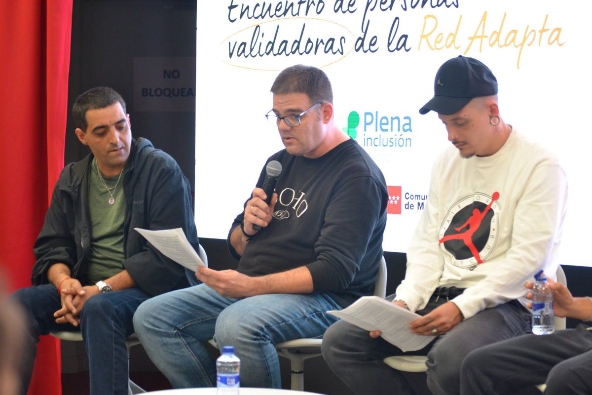PlenaMadrid's tweet photo. 💙 Hoy hemos celebrado el primer encuentro de la #RedAdapta de @PlenaMadrid al completo.

Una jornada para compartir, aprender juntos y seguir haciendo que el trabajo de las personas validadoras llegue cada vez más lejos.

Gracias a todos los que habéis participado, en especial a la @ComunidadMadrid y a Grupo Anaya por acompañarnos y por su compromiso con la accesibilidad.

#EntenderNosUne