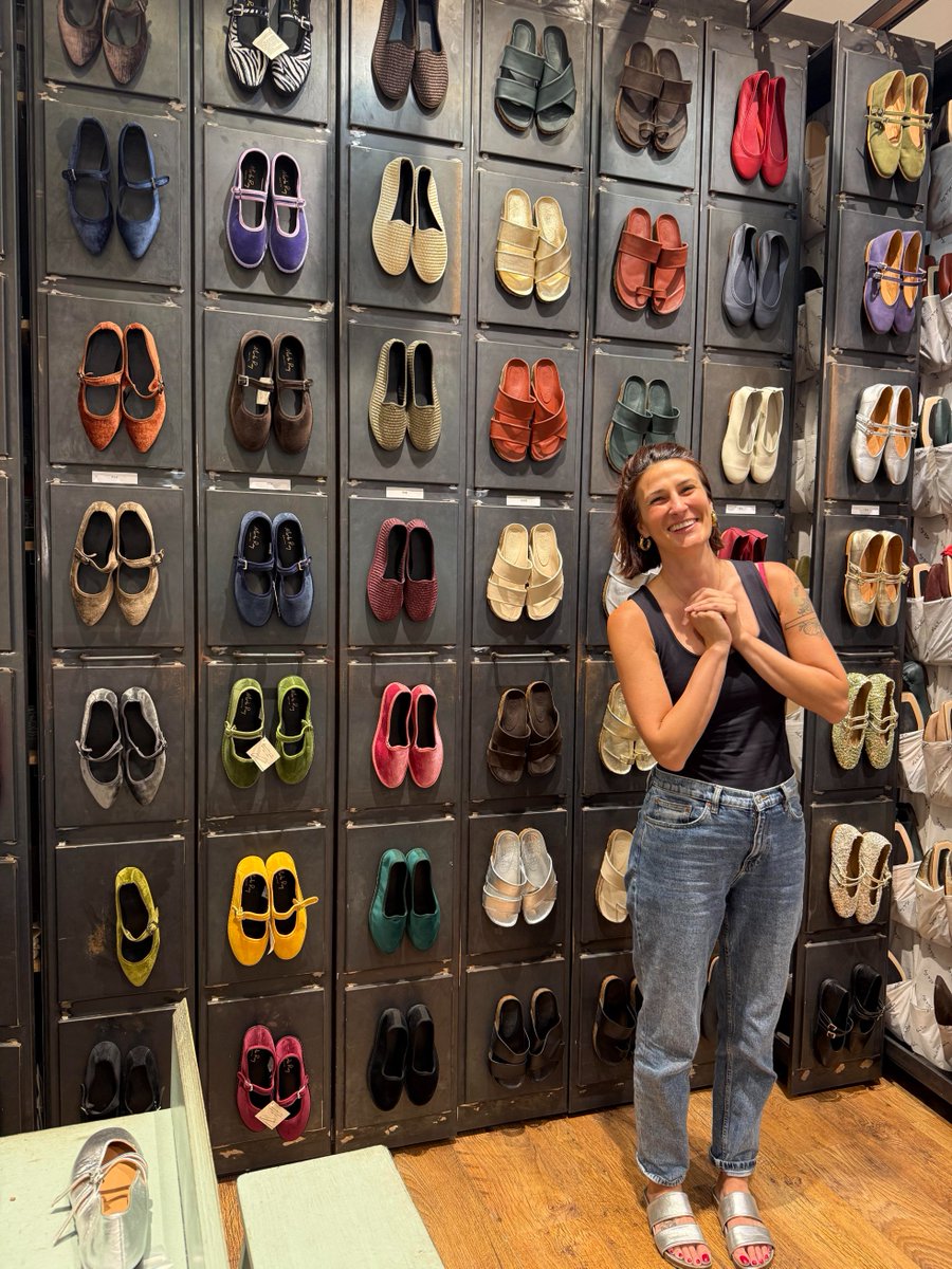 Ash_unar_'s tweet photo. The shop owner was so much fun. I couldn’t resist and ended up buying a pair of shoes. They’re actually pretty cute too. Lol. https://t.co/lFCTbzgWwy