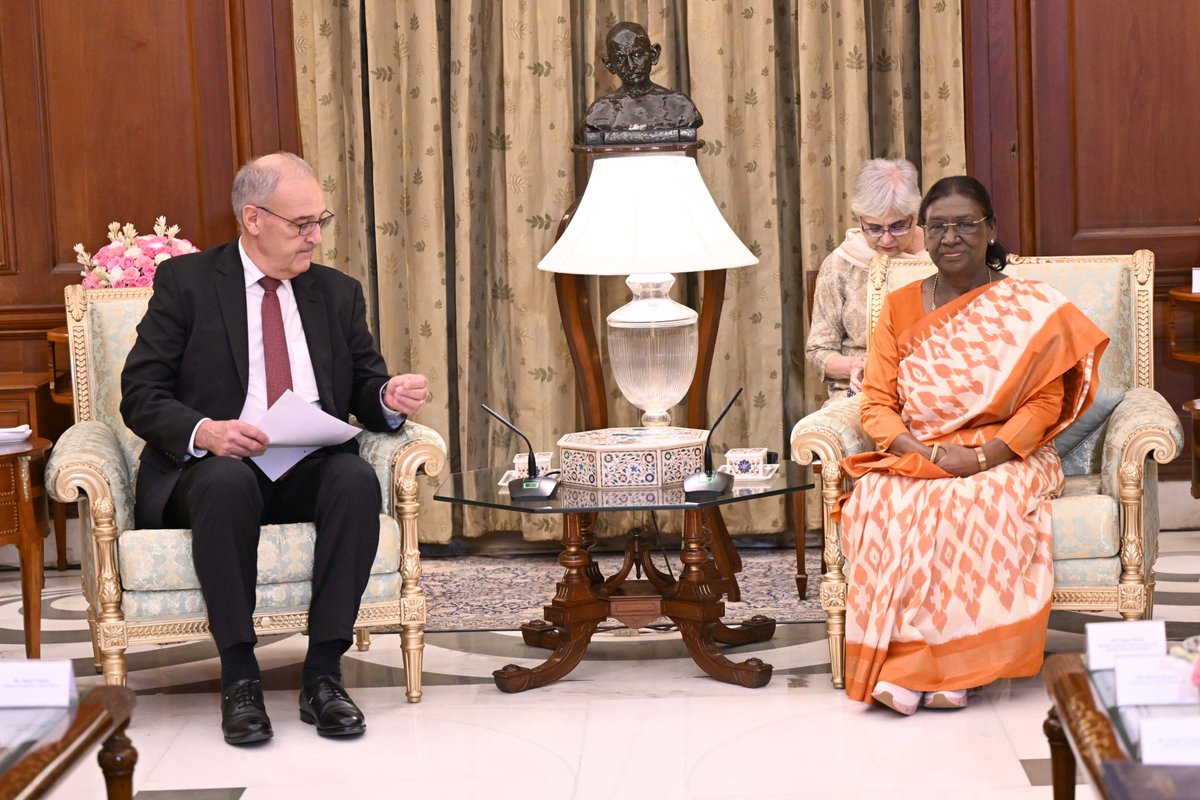rashtrapatibhvn tweet picture